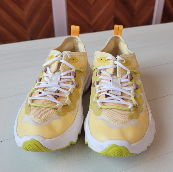 Sorel Kinetic Breakthru Tech Lace Sneaker in Tranquil Yellow & Chalk - Like New - Picture 7 of 16